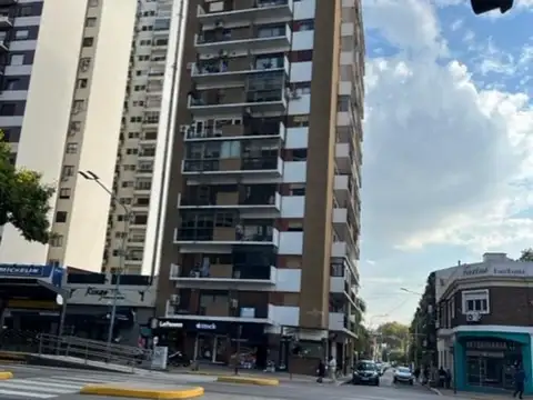 Italia 1408 , Piso 7