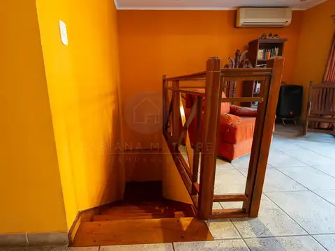 Casa en Venta con 3 cocheras