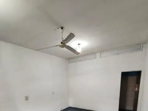 Local en Alquiler en Barrio Rivadavia, $ 400.000