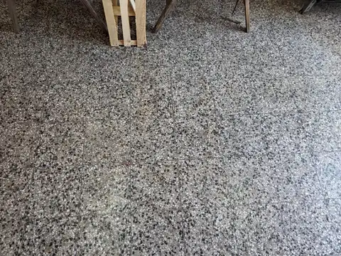 Seis LOCALES COMERCIAL EN VENTA  EVA PERON  3500 M CHINGOLO