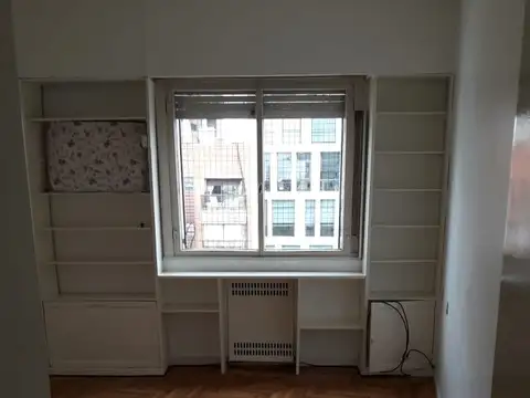 4 AMBIENTES CON DEPENDENCIA AL FRENTE S/AVDA  COCHERA Y BAULERA