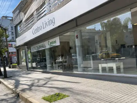 Av Castrobarros 200, Piso 0