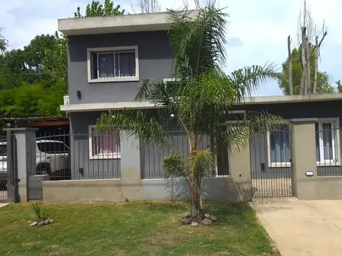 VENTA- 4 AMBIENTES CON COCHERA- LA REJA