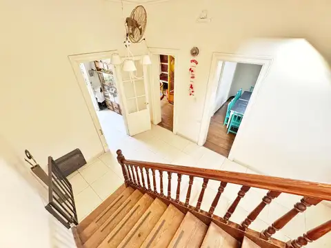 Casa 13 ambientes con 3 baños