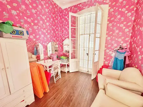 Casa en Venta con 4 cocheras