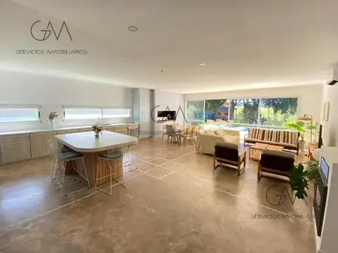 Casa 4 ambientes con 2 baños
