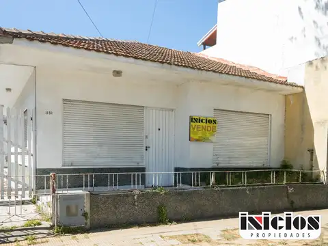 Hermoso Chalet con Amplios Dormitorios - C399
