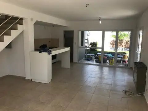 Depto Tipo Casa en Venta en Centenario, USD 165.000