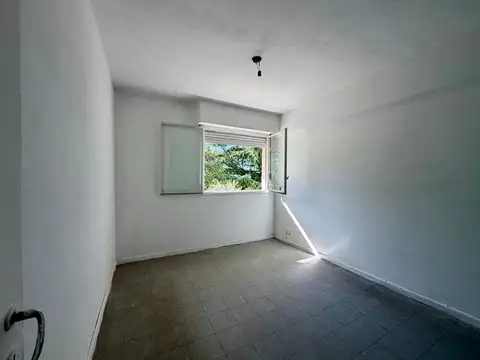 Venta departamento 2 dormitorios y balcon La Plata