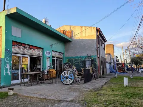 LOCAL EN VENTA EN MONTE GRANDE CON CASA 2AMB