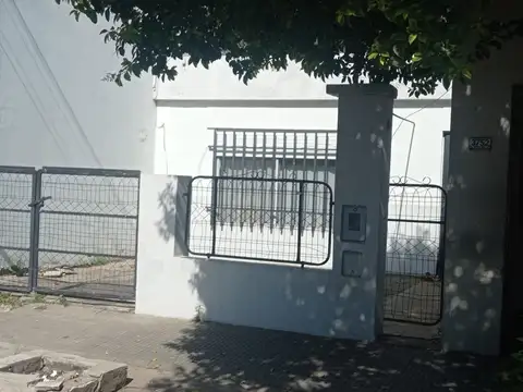 CASA  1  DORMITORIOS CON LOCAL BARRIO TABLADA