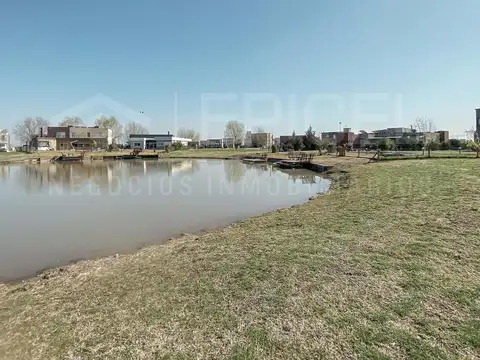 LOTE CON FONDO A LA LAGUNA EN SAN LUCAS