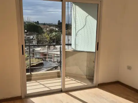 SE VENDE DOS AMBIENTES EN IMPECABLES CONDICIONES