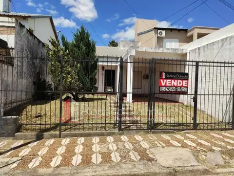 VENDO. Casa en calle Rep. del Brasil casi La Rioja. Concordia, ER.