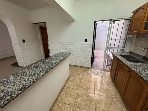 PH 3 AMBIENTES EN EL CENTRO DE MORÓN EN VENTA