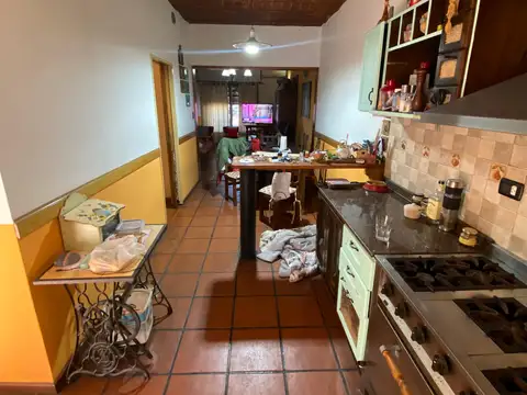 Casa 3 amb con garage pasante, quincho y pileta