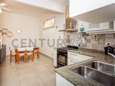 VENTA PH 4 AMBIENTES C/ PATIO -SIN EXPENSAS- RECICLADO A NUEVO - FLORESTA