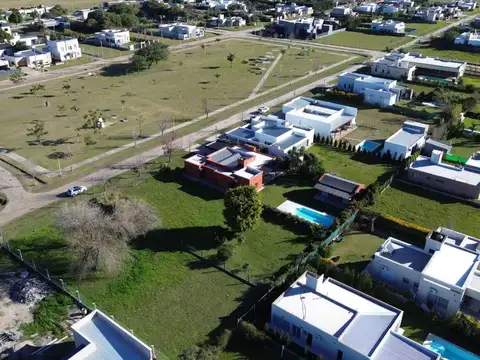 Se vende terreno en Barrio Aire y Sol