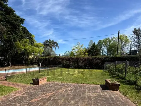 Aristóbulo delValle 2500, Piso 0