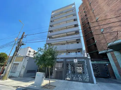 Morón Norte, Monoambiente con cochera y balcón