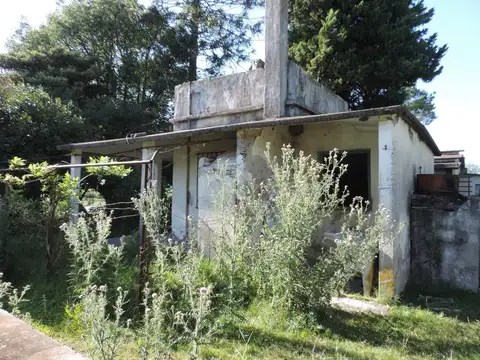 Chacra con casa y galpón, costa con arroyo Valdez