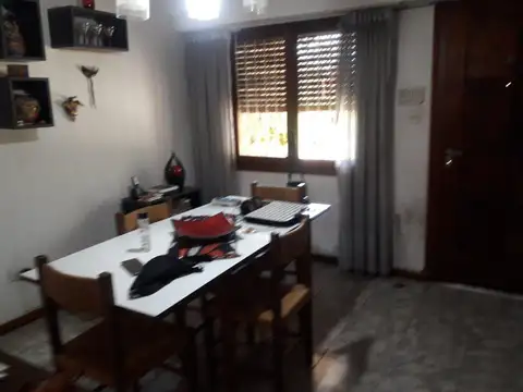 Casa 2 ambientes con 1 baño