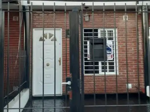 DUPLEX 3 AMBIENTES CON COCHERA Y PATIO - SAN JUSTO