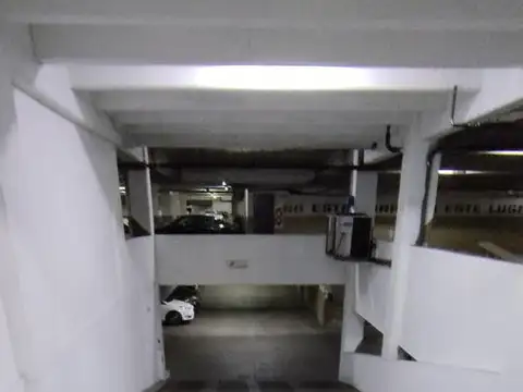 Maipu al 800 Cochera Venta