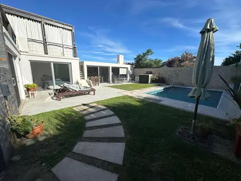 Casa en alquiler temporada 2026, Manantiales, tres dormitorios.
