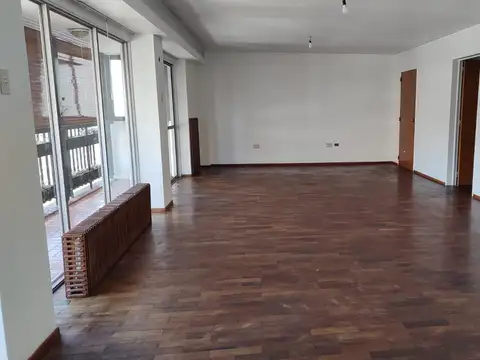 Departamento en Alquiler de 4 ambientes