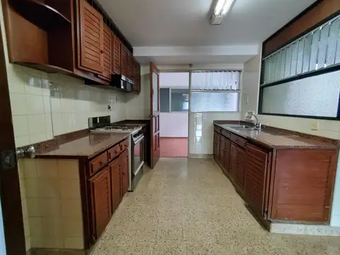 Departamento en Alquiler con 1 cocheras