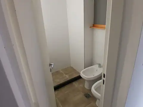Se alquila  Mono Ambiente  con terraza exclusiva y parrillero