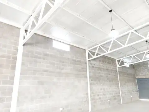 Local Comercial en Alquiler Ozamis 823, Maipú