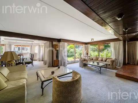 Departamento 5 ambientes -  tipo casa con jardín -  Belgrano R - VENTA