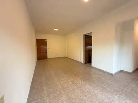 Departamento en Alquiler en Villa Ballester, $ 650.000
