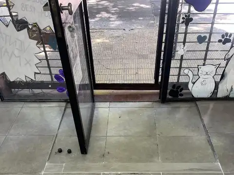 Local en Alquiler en Olivos, $ 650.000