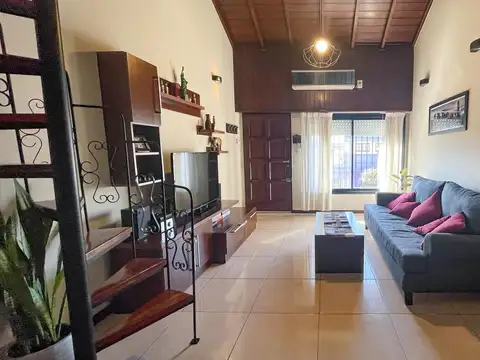 Depto Tipo Casa en Venta de 4 dormitorios