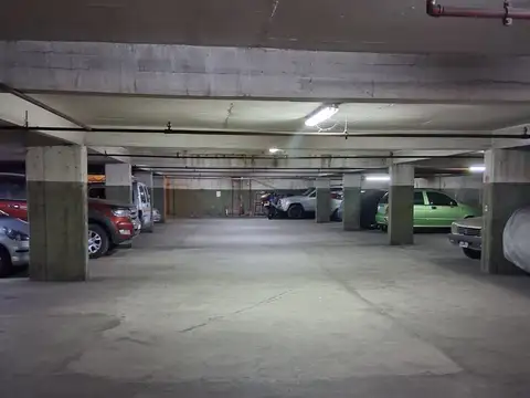 Cochera en Olivos a metros de Av. Maipu!