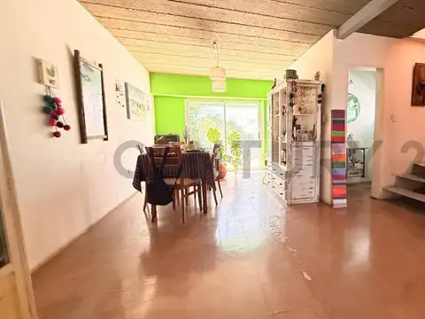 4 de abril 100, Piso 0