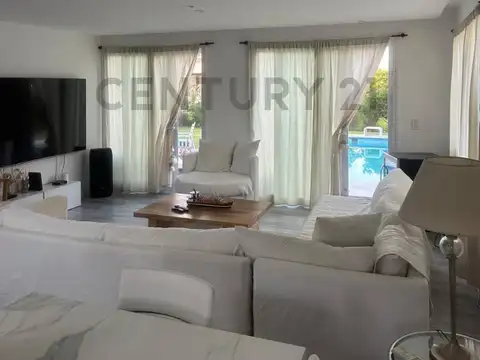 Venta casa 4 ambientes con dep de serv en B Castaños Nordelta. OPORTUNIDAD 