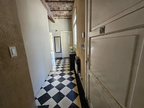 PH a Reciclar con Balcón y Patio Propio en Caballito