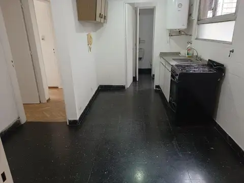 España 1100, Piso 8°