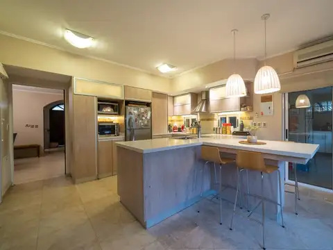 Casa en Venta en Carlos Spegazzini, USD 360.000