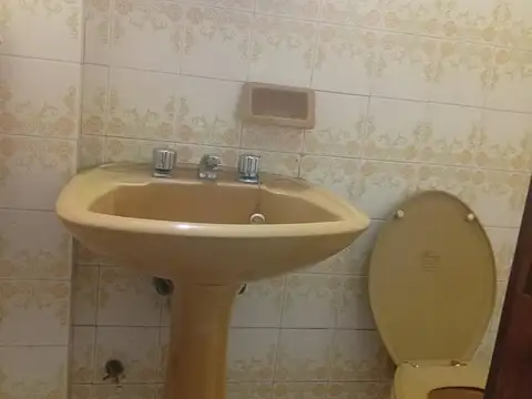 Depto Tipo Casa 5 ambientes con 1 baño