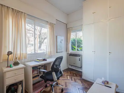 Venta casa Coghlan 5 ambientes patio