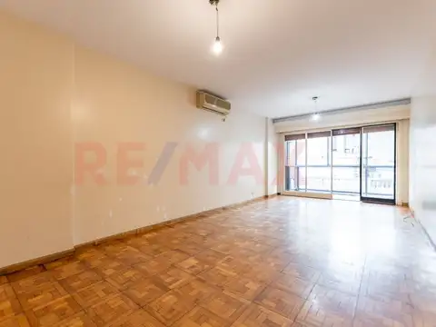 Venta 4 ambientes c/dependencia y balcón