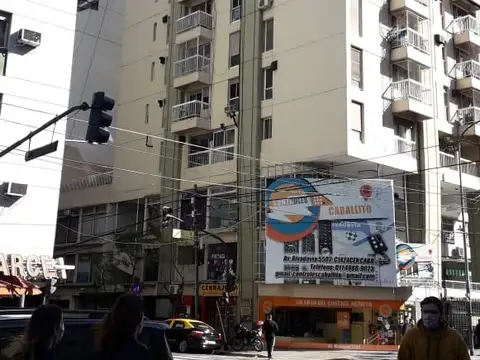 1 AMB 6X4. EN L DIVISIBLE BALCON FRANCES  PLACARD COCINA AMPLIA BAÑO COMPLETO MUY LUMINOSO