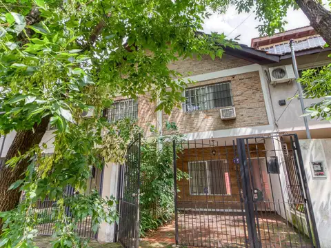 VENTA PH 3 AMBIENTES CON COCHERA Y PATIO