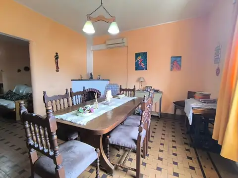 Depto Tipo Casa 10 ambientes con 2 baños