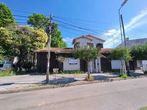 VENTA LOTE  en ESQUINA -  MORON  CENTRO norte-  IDEAL EMPRENDIMIENTO habitacional ó comercial